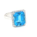 RBD001069001 18k White Gold Blue Topaz Diamond Ring